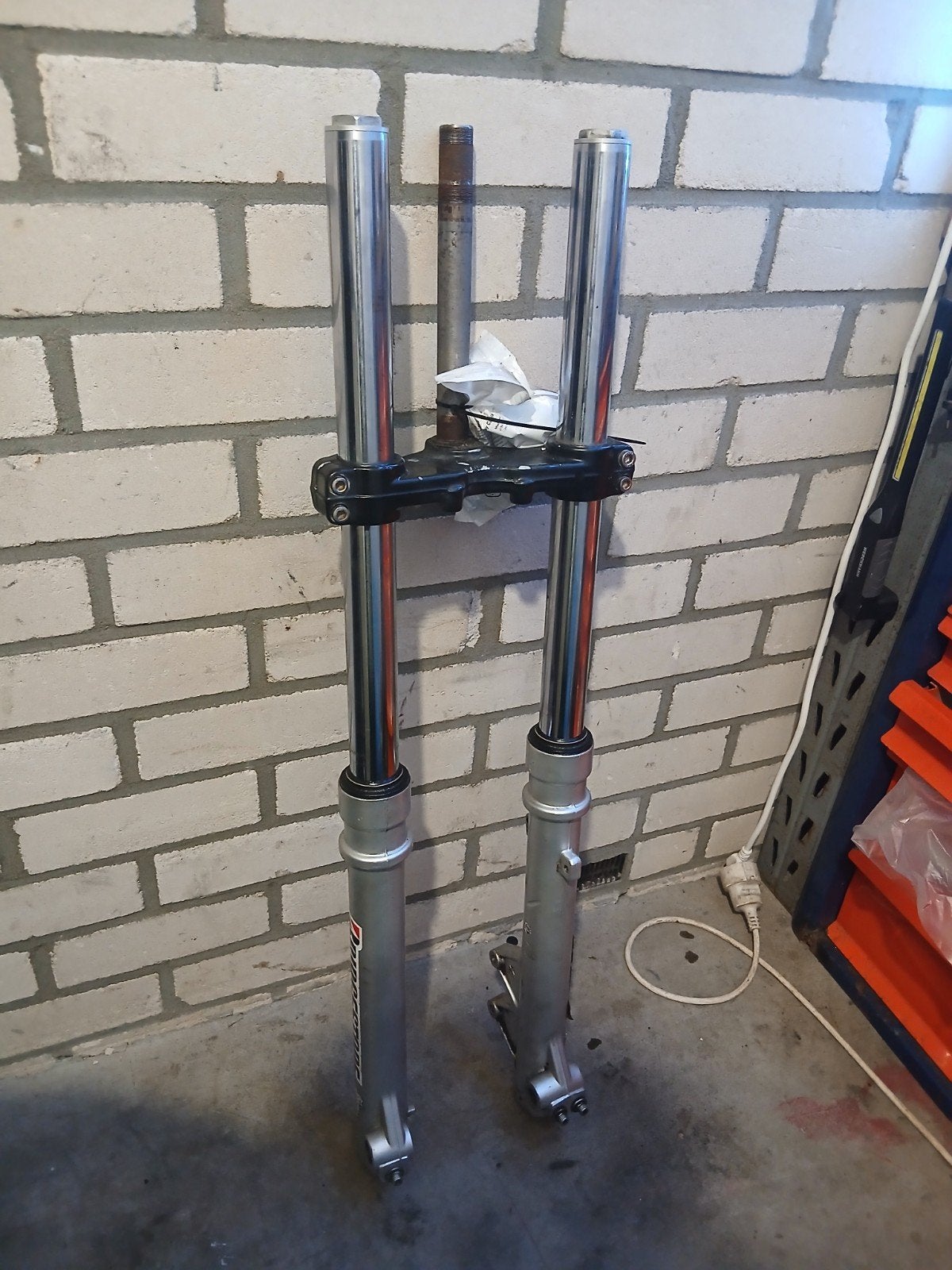 derbi voorvork 15mm as voorpoot dikte 40mm lek met keerring, Fietsen en Brommers, Brommers | Derbi, Ophalen, Gebruikt