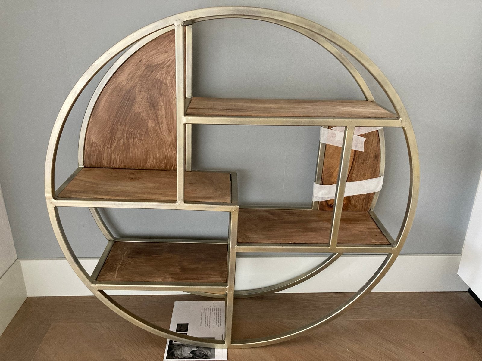 Ronde wandplank goudkleurig metaal met mangohout, Huis en Inrichting, Woonaccessoires | Wandplanken en Boekenplanken, Ophalen