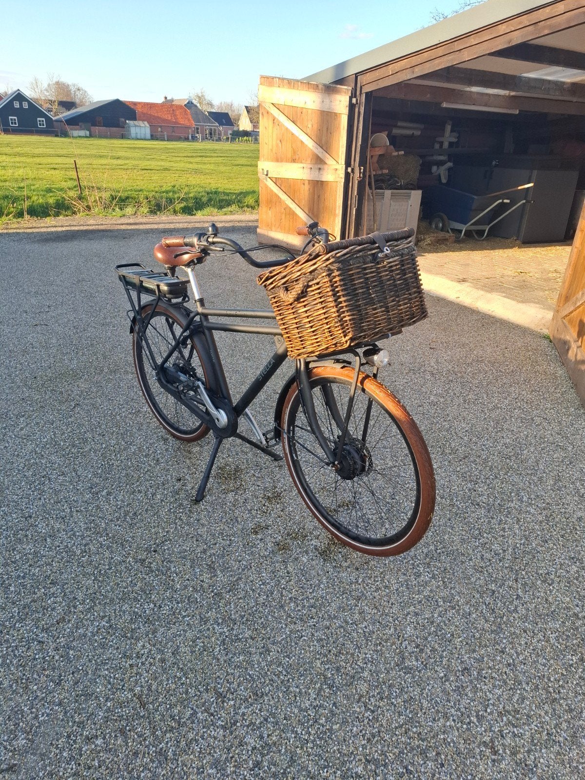 Stella elektrische fiets met mand, Zo goed als nieuw, 51 tot 55 cm, 30 tot 50 km per accu, Ophalen