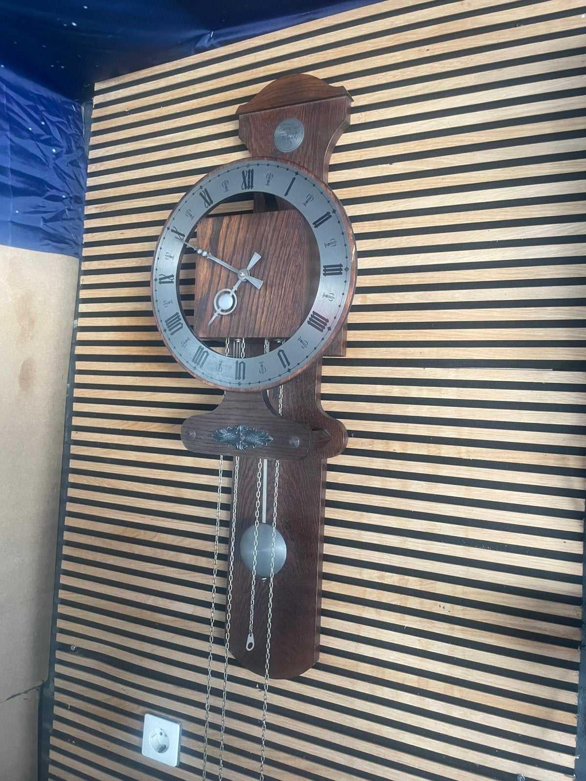 Tempus Fugit wandklok SBS Feintechnik 661 – perfect werkend, Antiek en Kunst, Antiek | Klokken, Ophalen of Verzenden