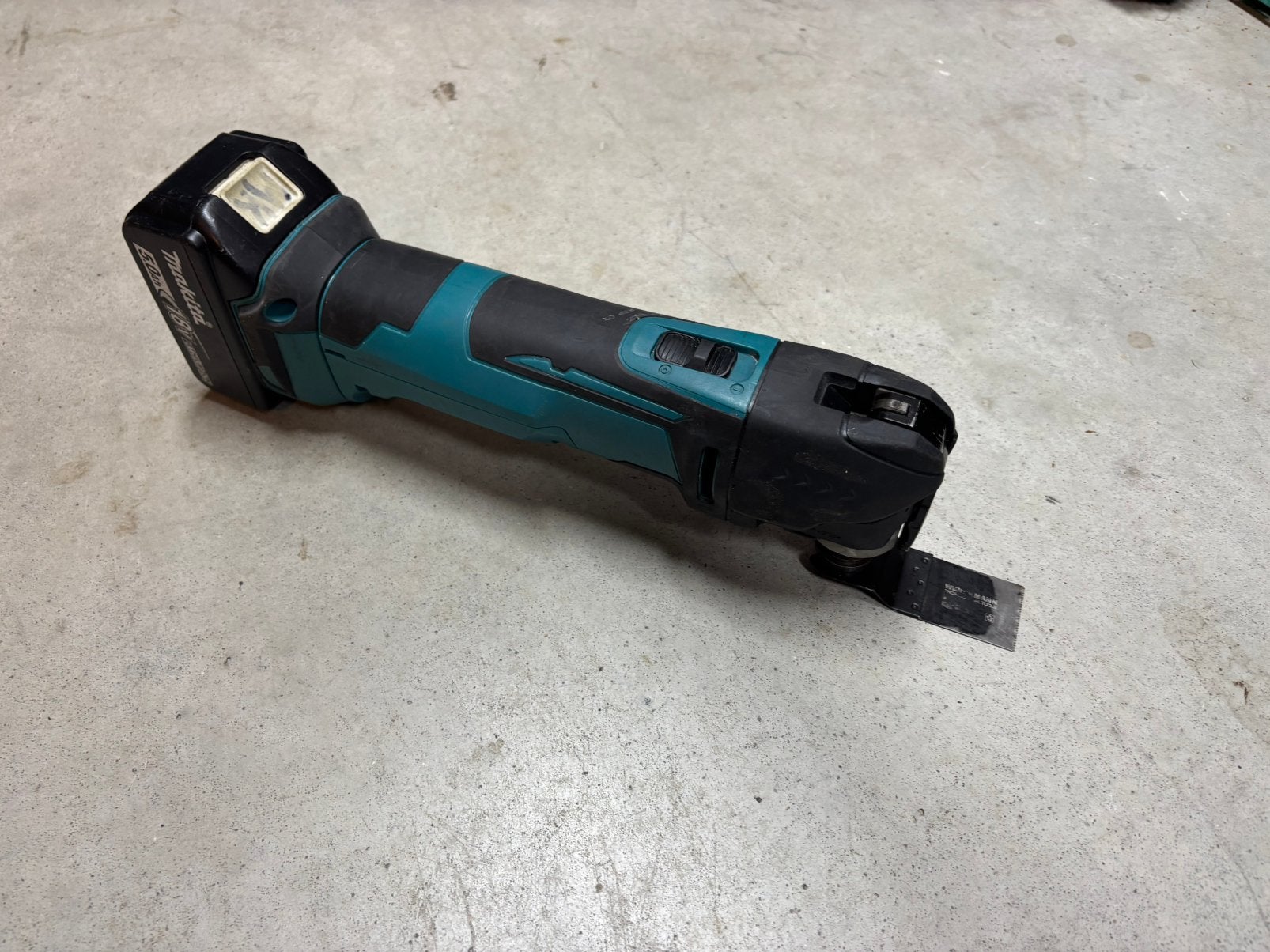Makita DTM51Z 18v multitool incl. 5ah accu