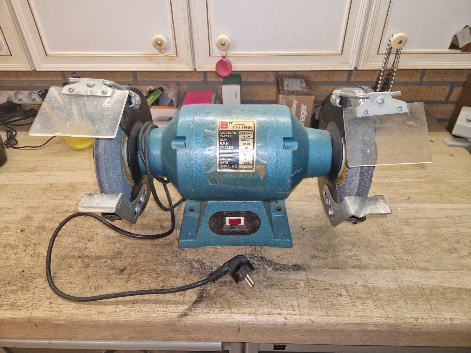 Slijpsteen machine met 2 stenen 200 mm, Doe-het-zelf en Verbouw, Ophalen, Minder dan 700 watt, Werkbankslijpmachine