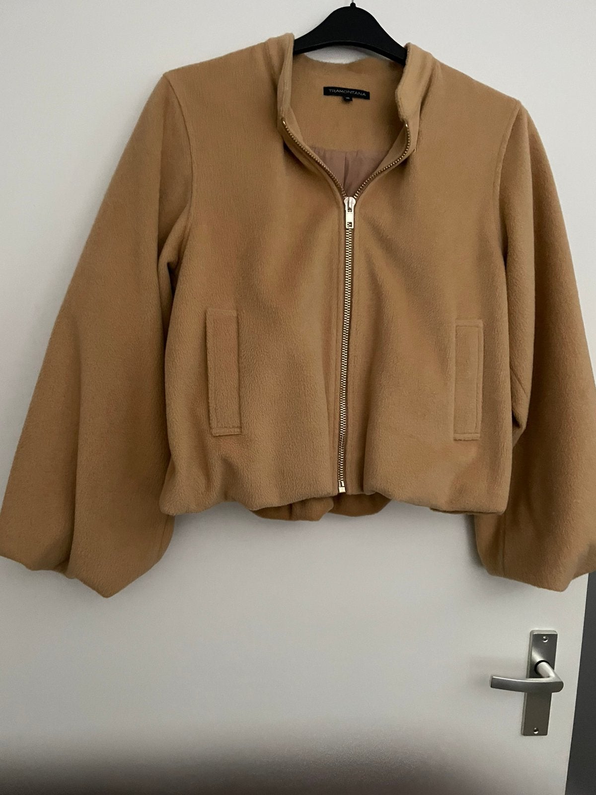 Tramontana modieuse bomberjack, Kleding | Dames, Beige, Ophalen of Verzenden, Zo goed als nieuw, Jasje