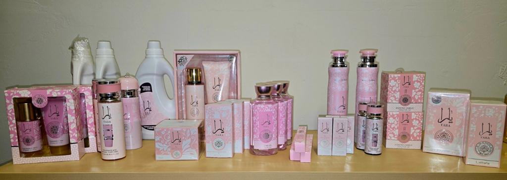 Partij parfum Lataffa Yara Eclair etc., Sieraden, Tassen en Uiterlijk, Uiterlijk | Parfum, Ophalen of Verzenden