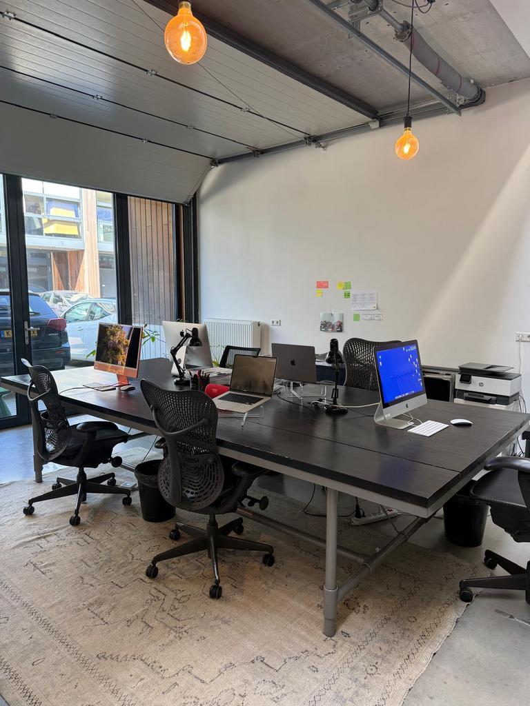 Op maat gemaakte kantoorbureau, Ophalen, Gebruikt, Hout, Kabelgoot