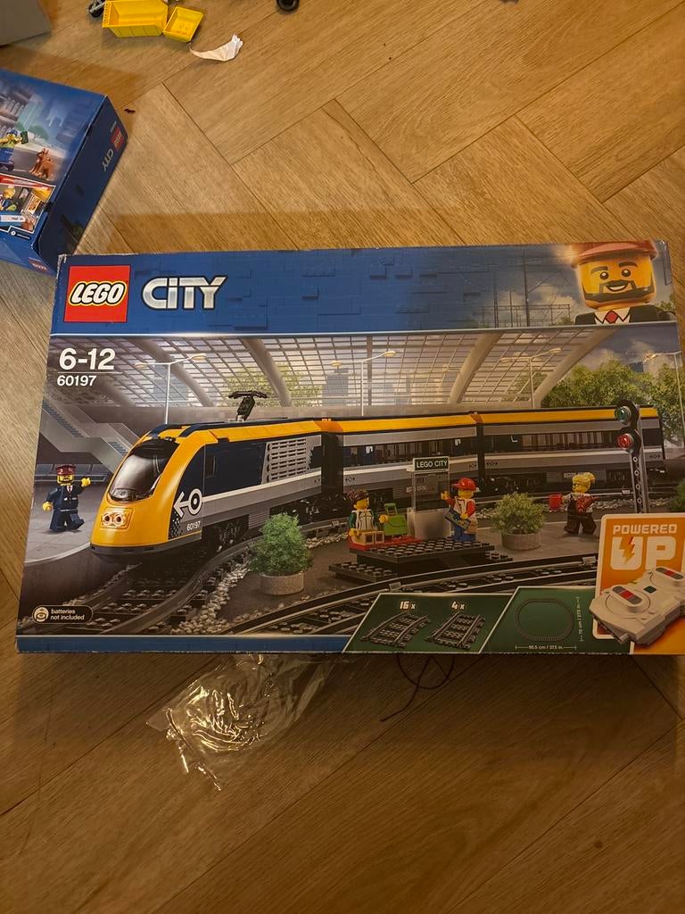 LEGO City 60197 – Passagierstrein / Passenger Train., Ophalen of Verzenden, Zo goed als nieuw