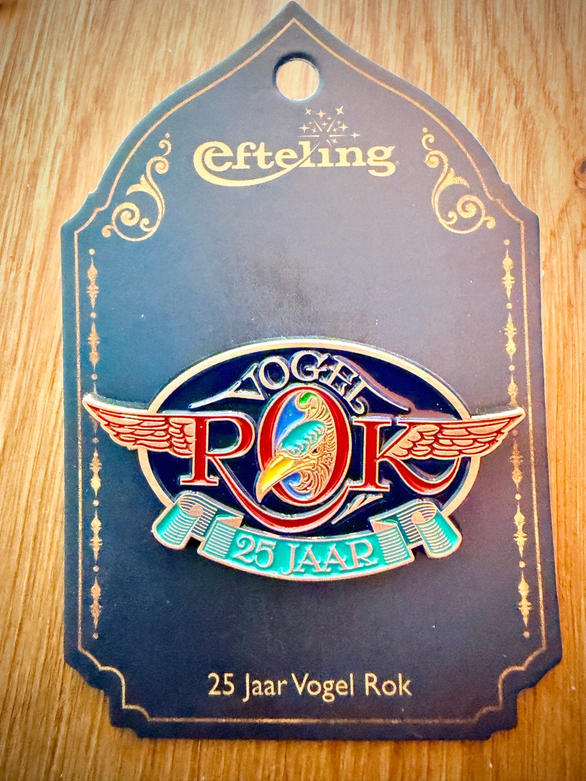 Efteling Vogel Rok 25 Jaar Pin, Ophalen of Verzenden, Nieuw, Button of Speldje