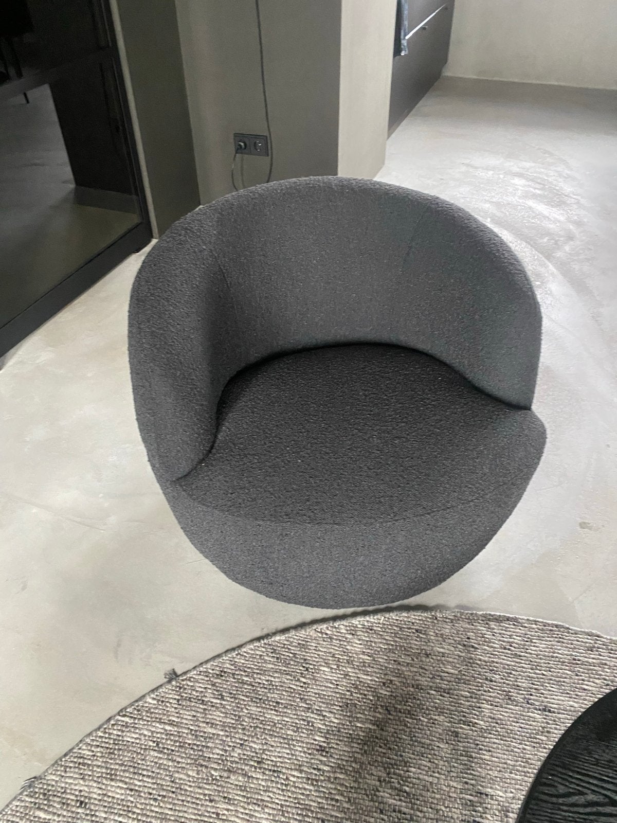 WOOOD Woolly Draaifauteuil Antraciet/Zwart, Huis en Inrichting, Ophalen, Zo goed als nieuw, Stof, 75 tot 100 cm