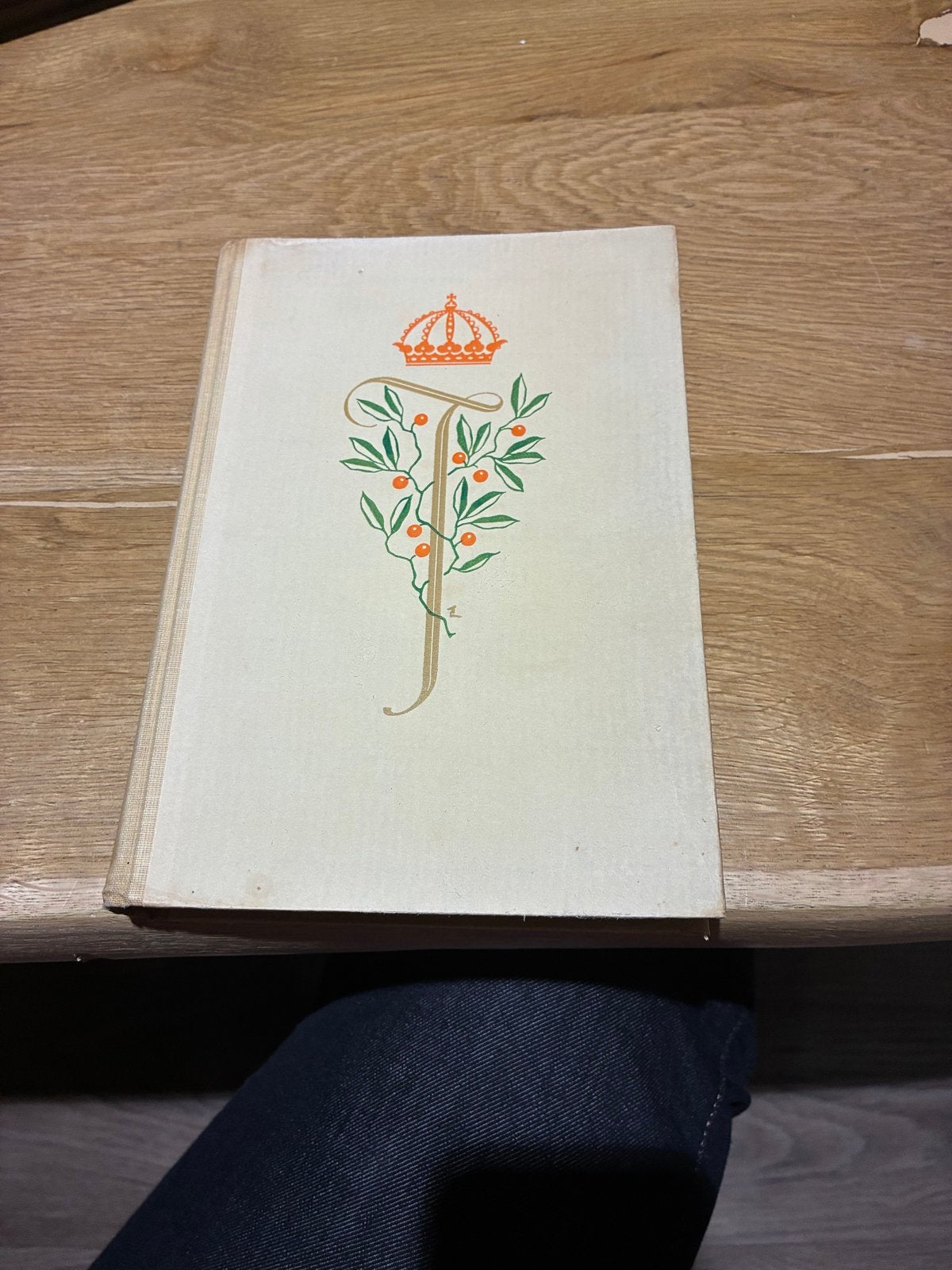 Prinsessenboek: Juliana en haar familie (1947), Ophalen of Verzenden, Gelezen, Overige