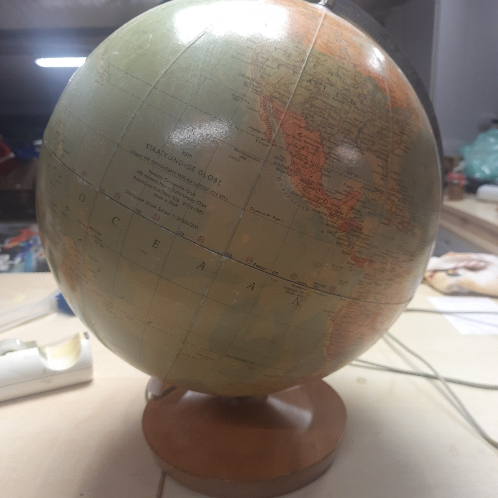 Vintage Räth staatkunidge globe met verlichte Wereldbol (197, Gebruikt, Kunststof, Ophalen of Verzenden, Verlicht