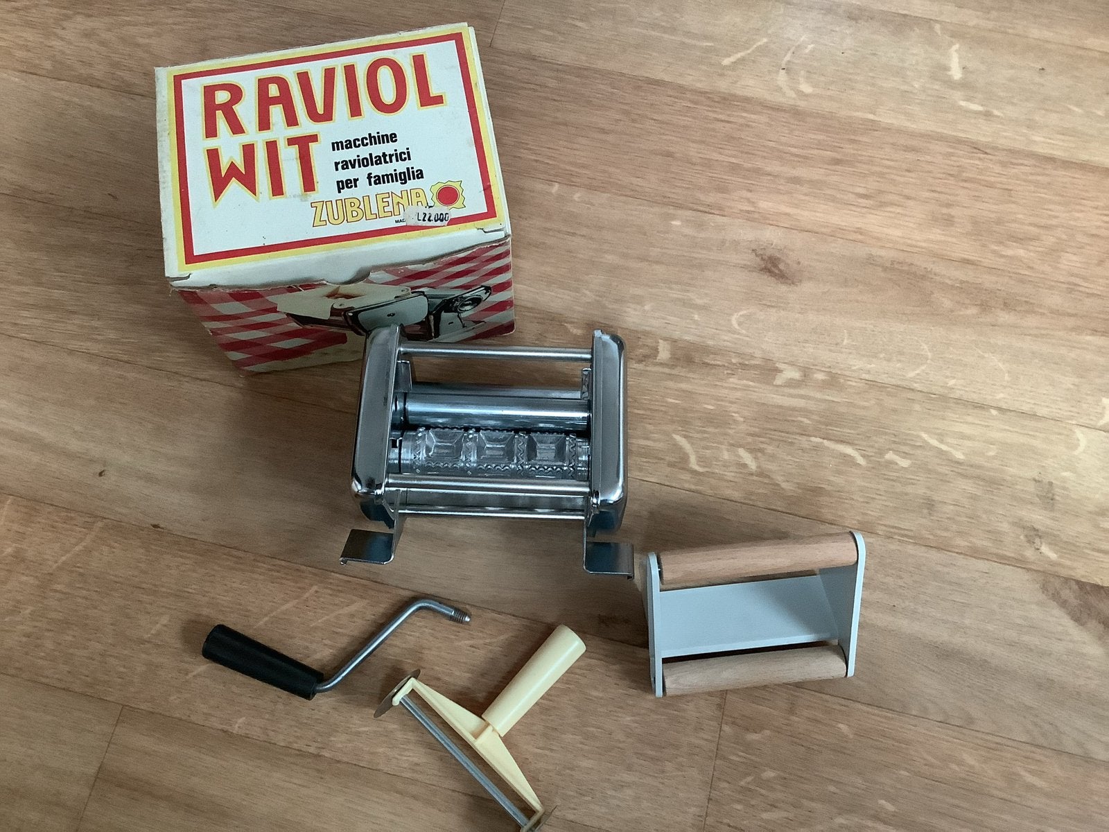 Raviol Wit pastamachine voor ravioli - Vintage, Ophalen of Verzenden, Gebruikt