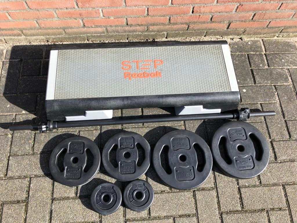 Reebok step met les mills bodypump set hand held, Sport en Fitness, Fitnessmaterialen, Gebruikt, Ophalen of Verzenden, Bodypump set
