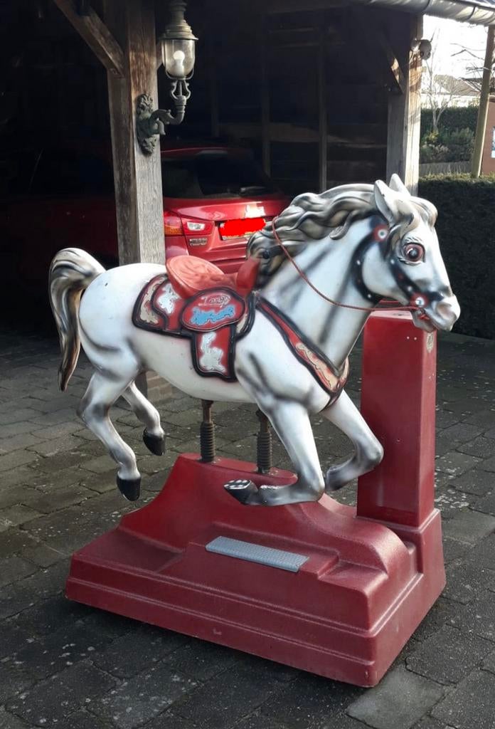Vintage paard/mechanisch speeltoestel Falga–Derby kiddy ride, Ophalen