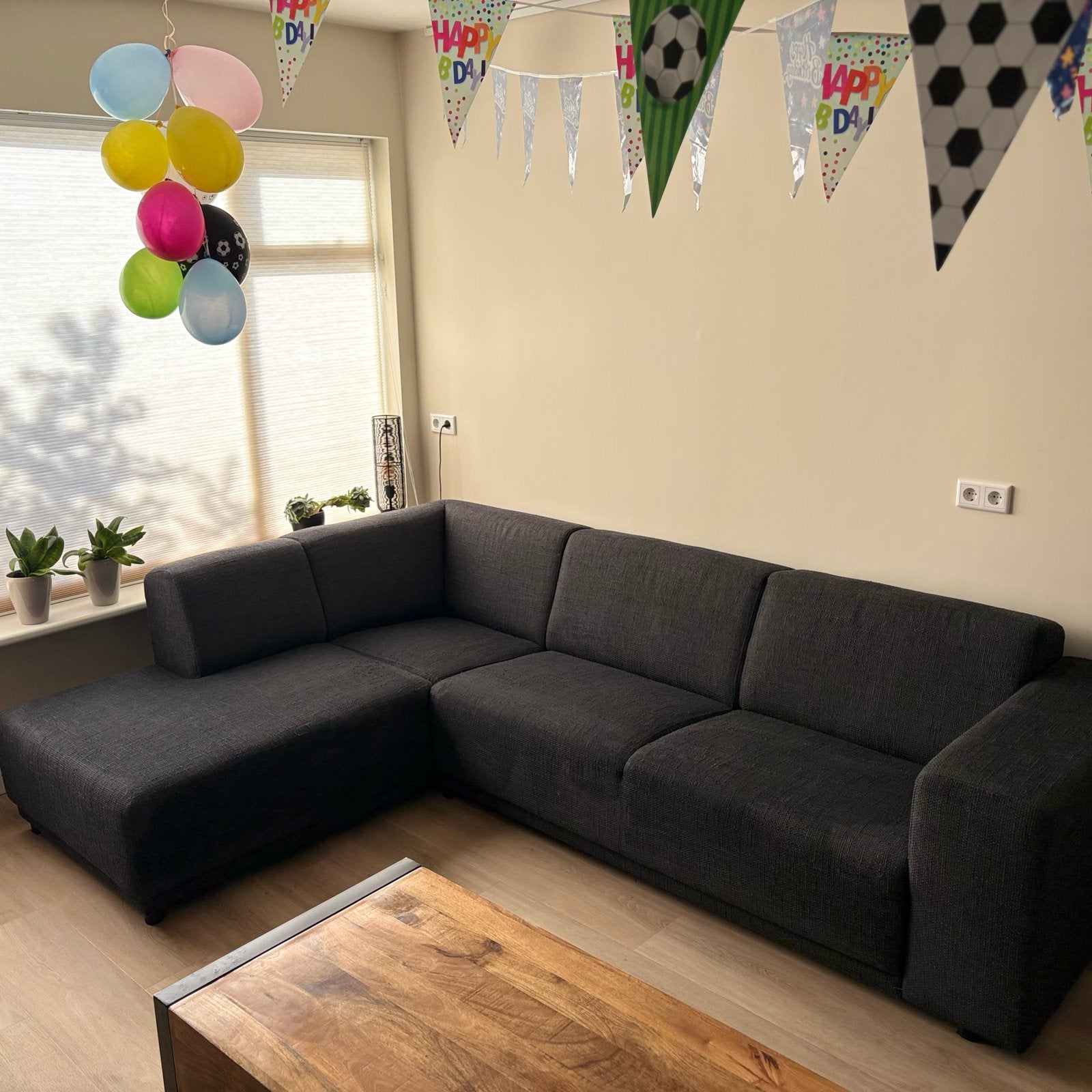 Comfortabele donkergrijze hoekbank GRATIS, Huis en Inrichting, Ophalen, 250 tot 300 cm, Gebruikt, Hoekbank