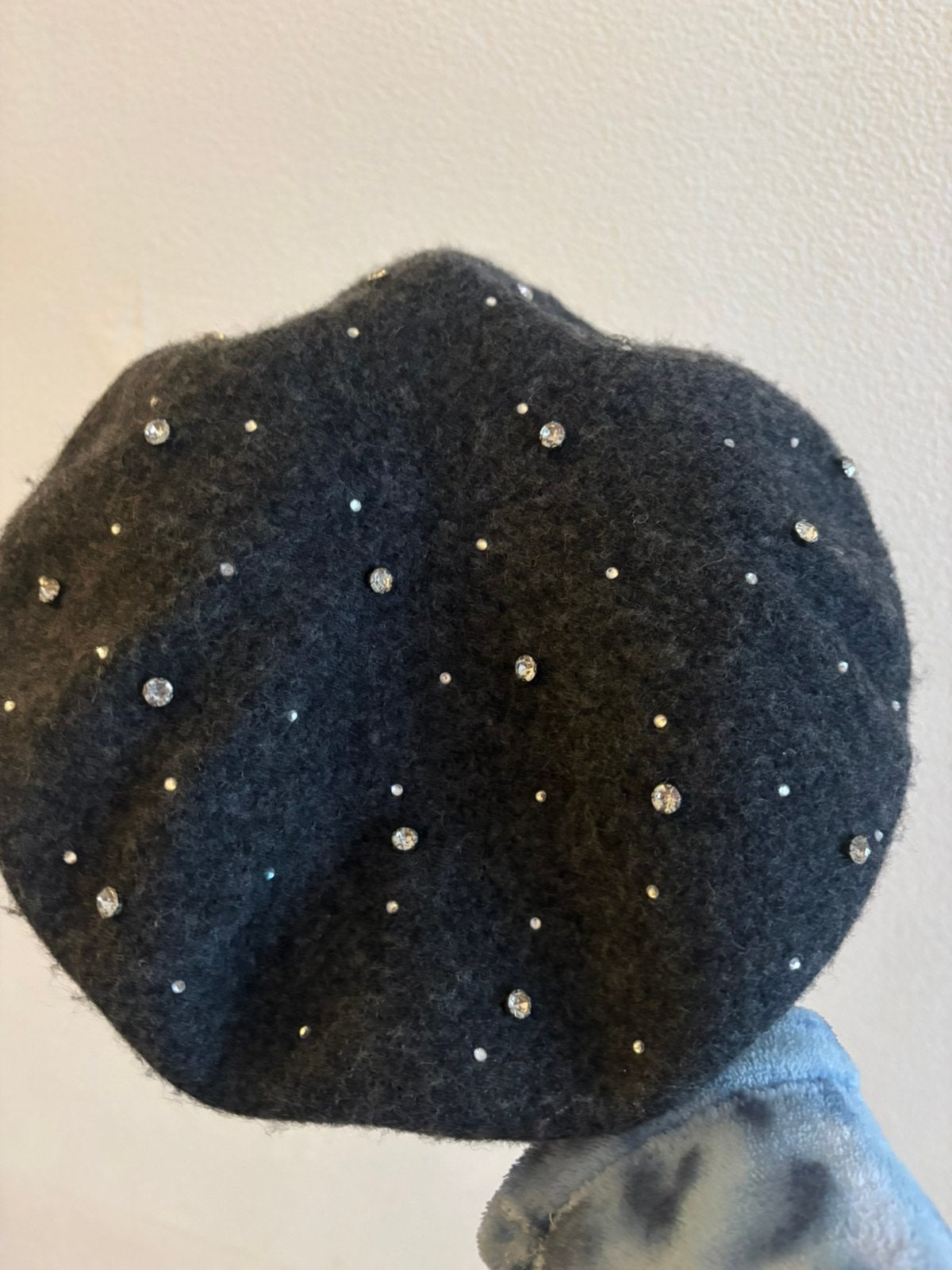 Hoedje met strass grijs.., Ophalen of Verzenden, Zo goed als nieuw, One size fits all, Hoed