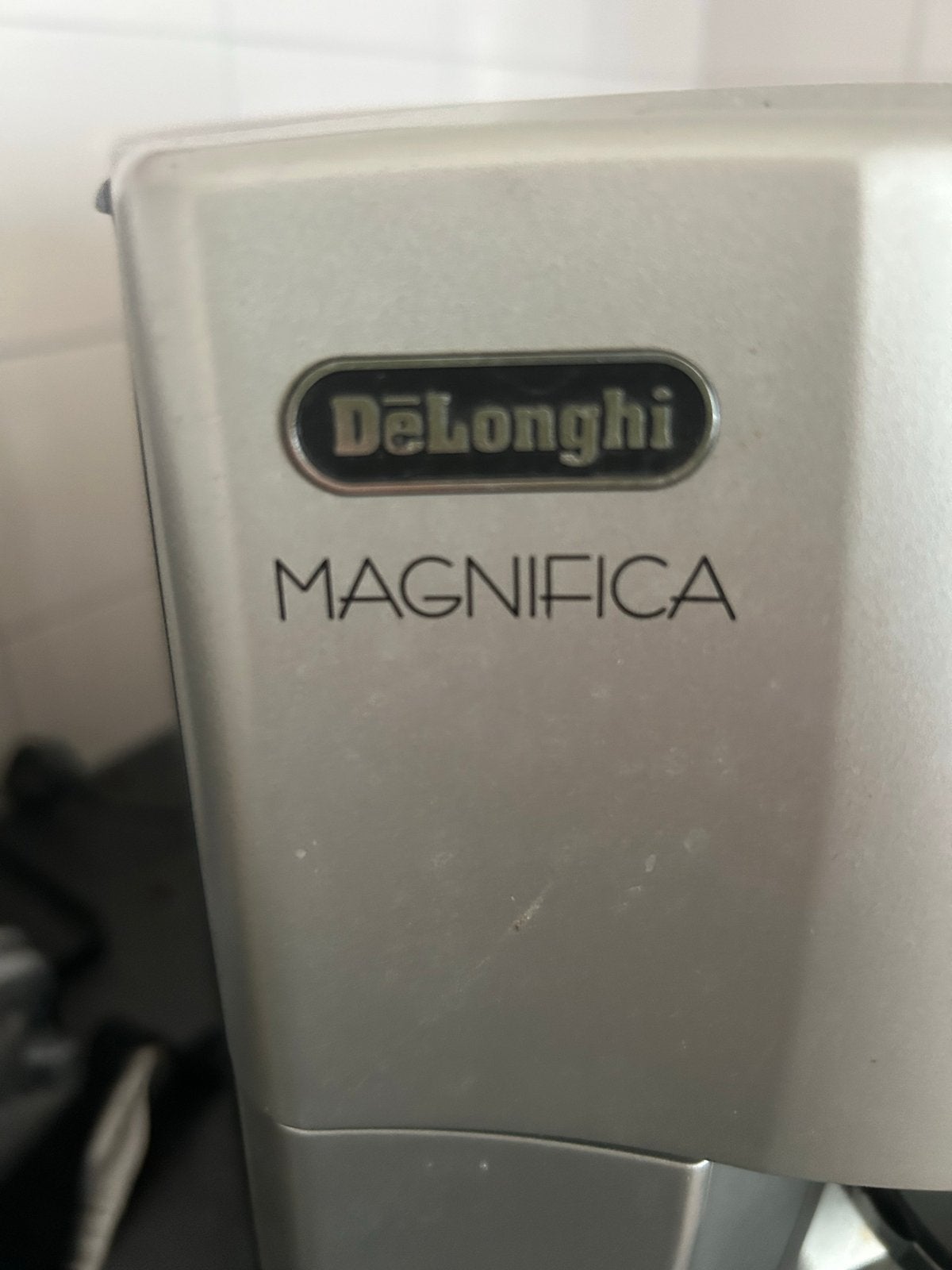 DeLonghi Magnifica Espresso Apparaat - Gebruikt, Afneembaar waterreservoir, Gebruikt, Espresso apparaat, Gemalen koffie