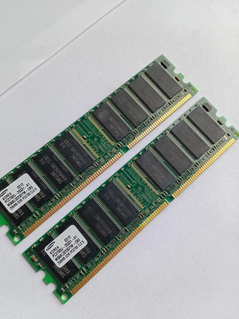 2x 256MB DDR PC2700U Samsung RAM Geheugen, Computers en Software, RAM geheugen, Server, Ophalen of Verzenden, DDR, Gebruikt
