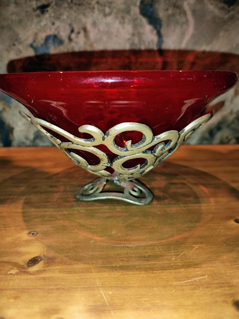Decoratieve rode glazen schaal laag, Schaal, Rond, Ophalen of Verzenden, Glas