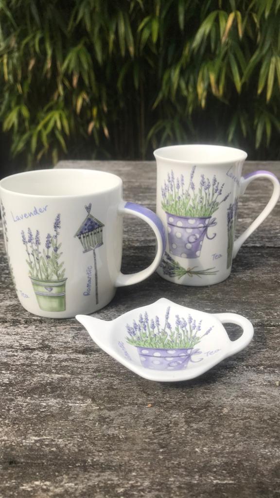 Bekers en theetipje met lavendel - NIEUW!, Nieuw, Ophalen of Verzenden, Overige stijlen, Kop(pen) en/of Schotel(s)