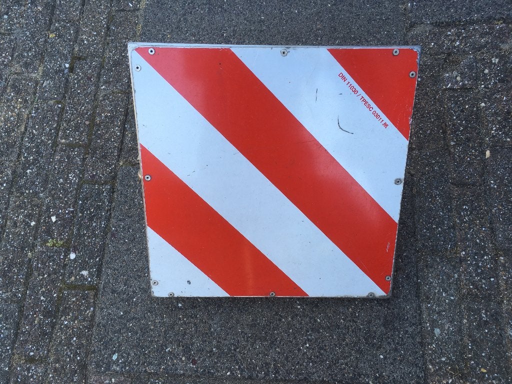 waarschuwingsbord din 11030 + montageklem, Ophalen of Verzenden, Gebruikt