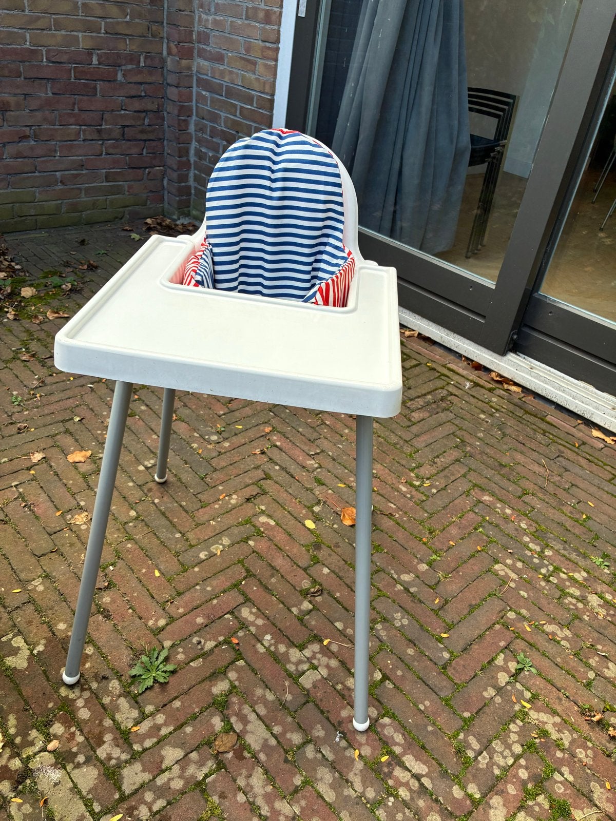 IKEA kinderstoel met blad en wasbaar kussentje, Kinderen en Baby's, Ophalen, Gebruikt, Overige typen, Afneembaar eetblad