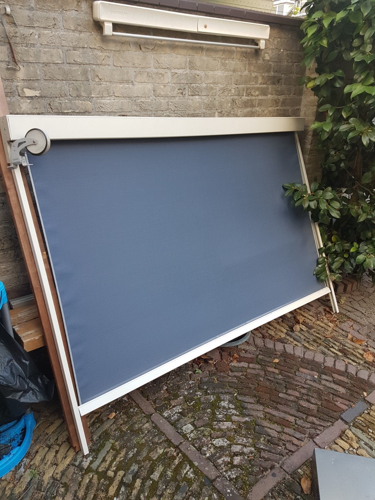 Handbediend screen - 188 cm breed, 134.5 cm hoog, Doe-het-zelf en Verbouw, Rolluiken, Ophalen, Gebruikt, 100 tot 150 cm, 150 tot 200 cm