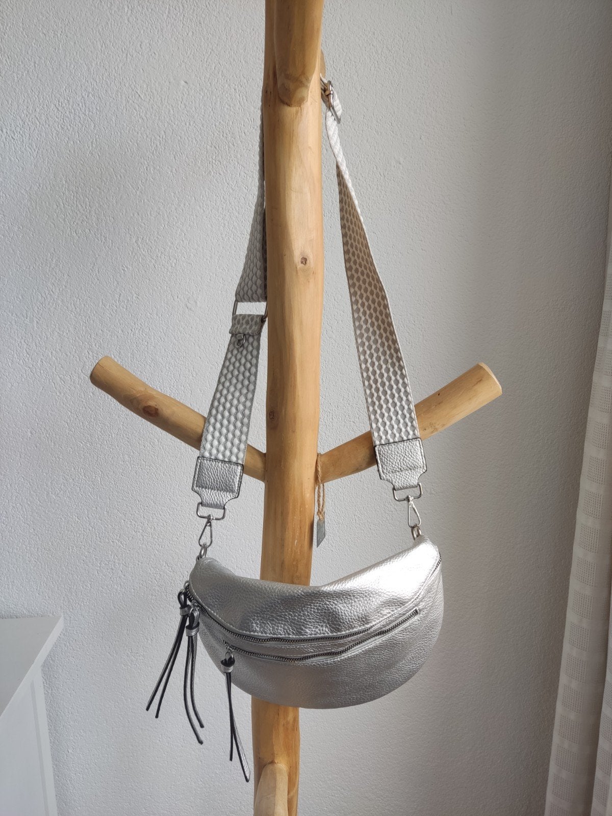 Zilverkleurige schoudertas met brede band, Ophalen, Zo goed als nieuw, Overige kleuren, Schoudertasje