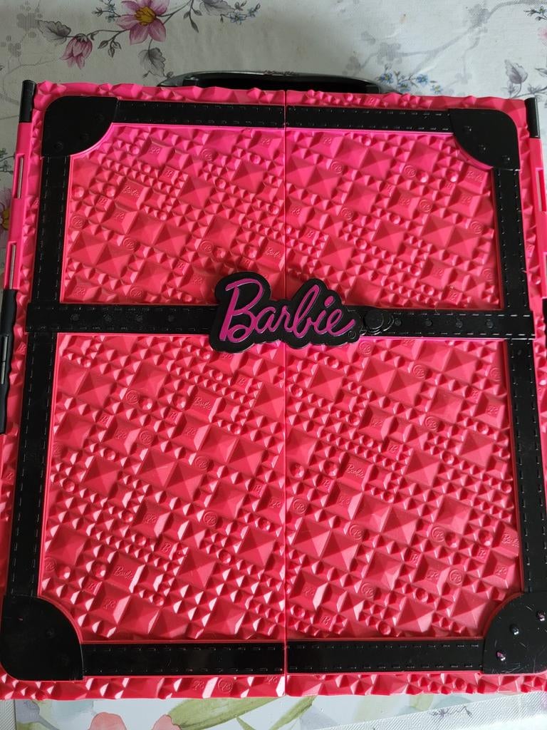 Prachtige garderobe kast Barbie mattel., Verzamelen, Ophalen of Verzenden, Zo goed als nieuw, Pop