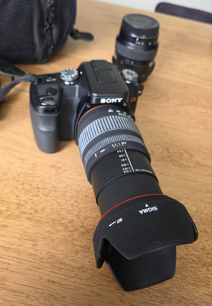 De Sony DSLR-A100 spiegelreflexcamera met toebehoren, Ophalen of Verzenden, Sony, 8 keer of meer