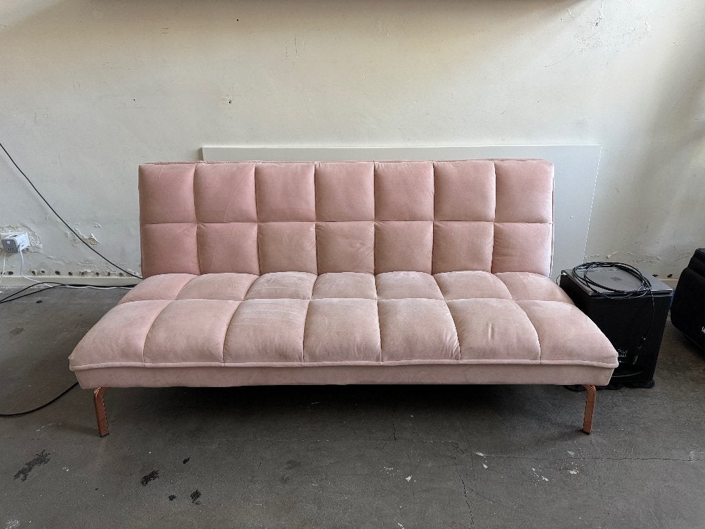 Roze velvet slaapbank / clic-clac bank — koperen poten, Huis en Inrichting, Banken | Bankstellen, Gebruikt, Rechte bank, Eenpersoons