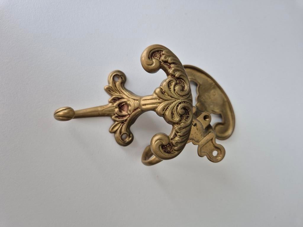 Set van 2 Antieke Messing Wandhaken - Barok Stijl, Ophalen of Verzenden, Gebruikt, Metaal, Wandhaken