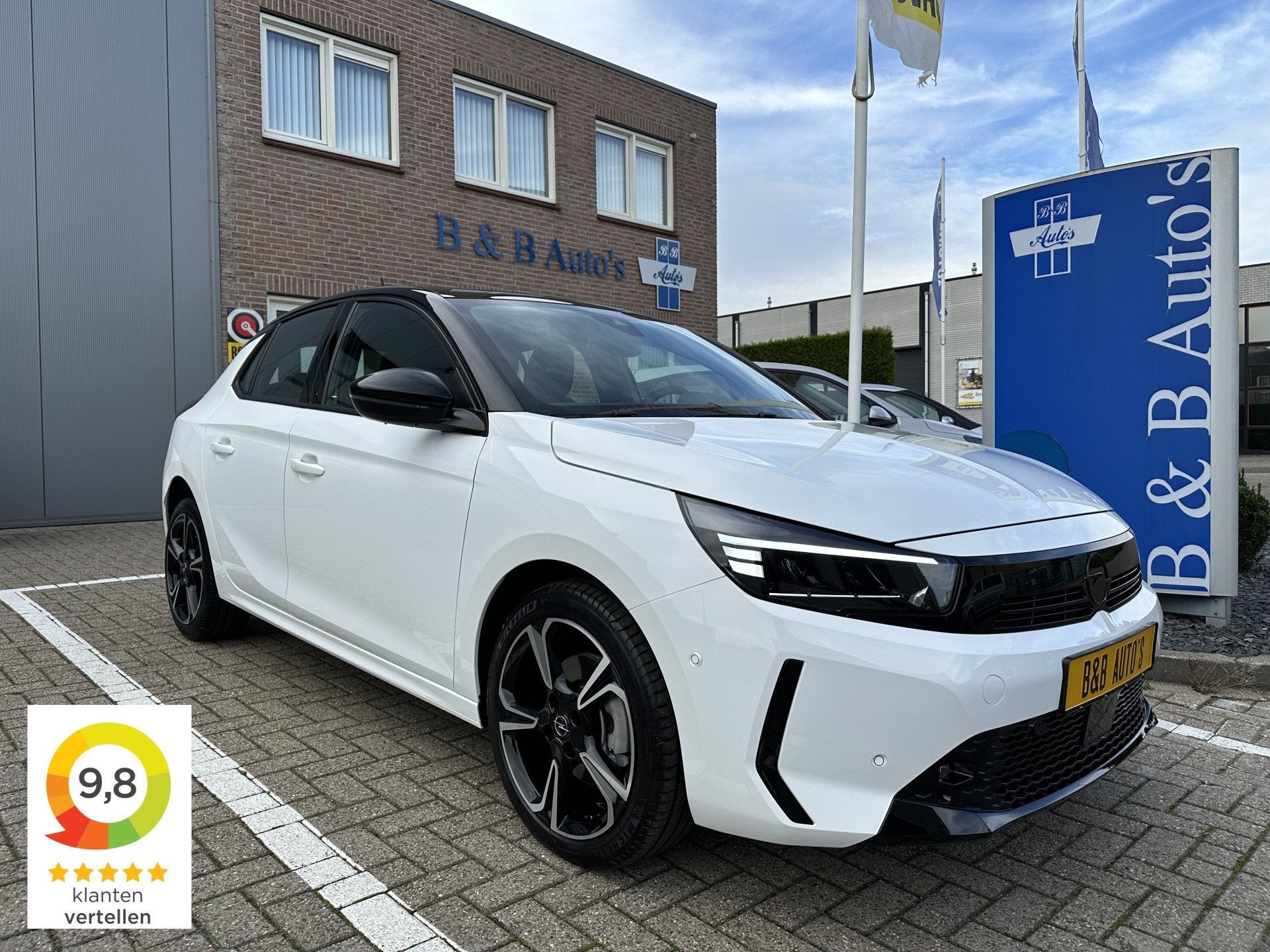 Opel Corsa 1.2 Turbo 100pk Ultimate l PANO-DAK l CAMERA l EC, Voorwielaandrijving, Gebruikt, Leder en Stof, Wit