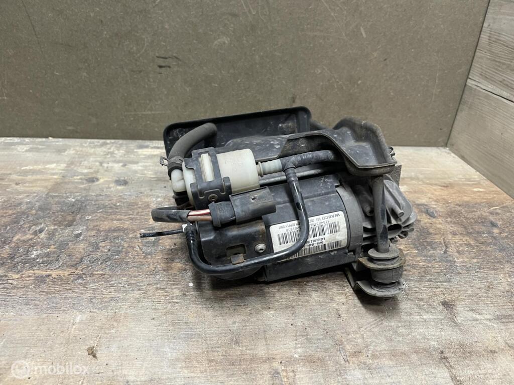 Luchtvering compressor Jaguar XJ X350 X358 2W933B484AH, Gebruikt, Ophalen of Verzenden, Jaguar, Jaguar