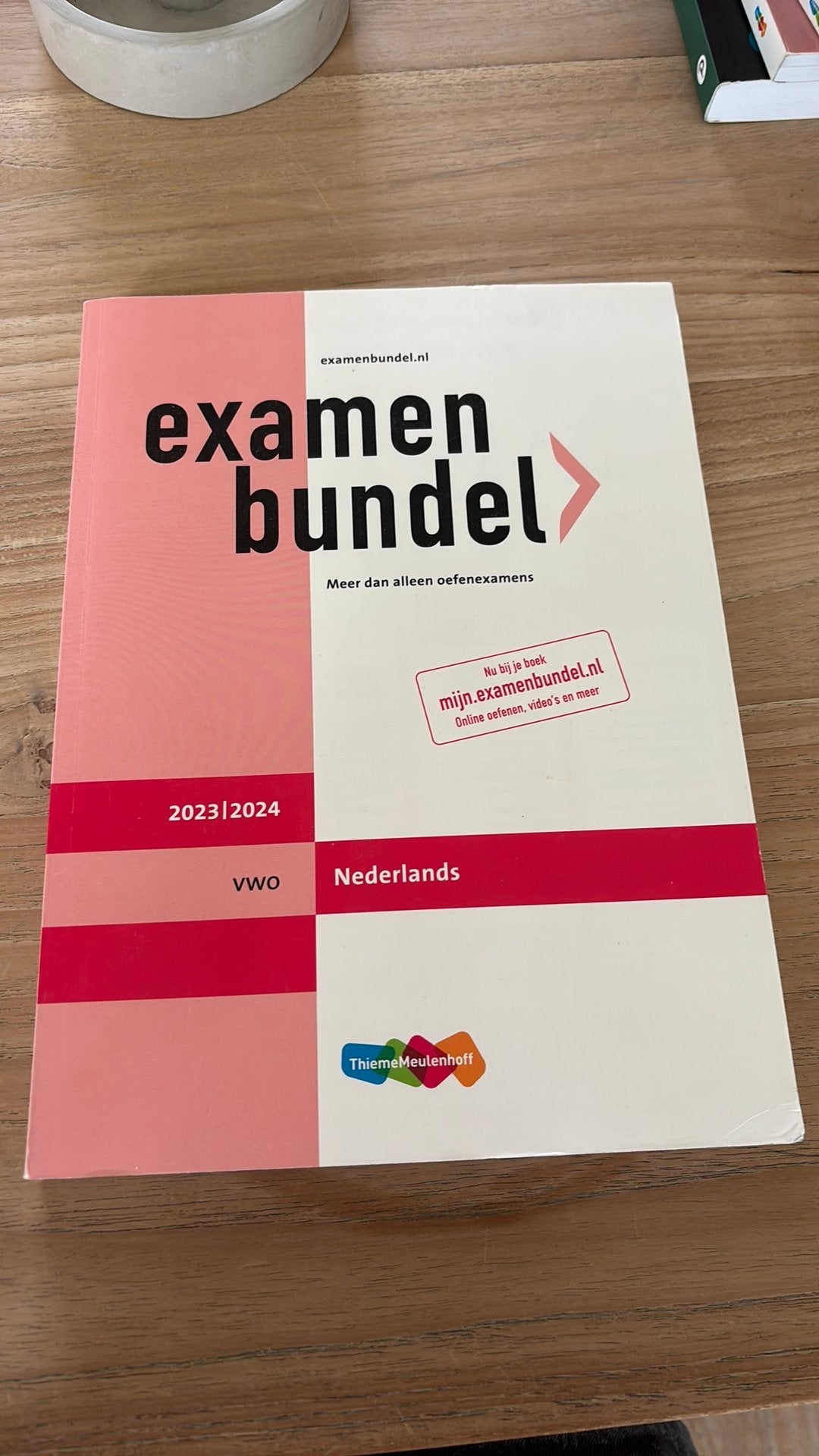 vwo Nederlands 2023/2024 examenbundel, Boeken, Ophalen of Verzenden, Zo goed als nieuw, VWO, Nederlands