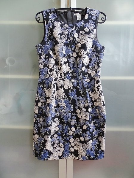 Jurkje met blauwe en witte bloemen, H&M, Zwart, Ophalen of Verzenden, Zo goed als nieuw