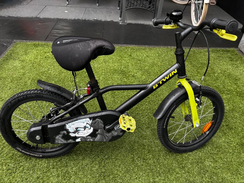 B'Twin kinderfiets 16 inch - zwart/geel - 4 tm 6 jr ongeveer, Fietsen en Brommers, Fietsen | Kinderfietsjes, Ophalen, Gebruikt