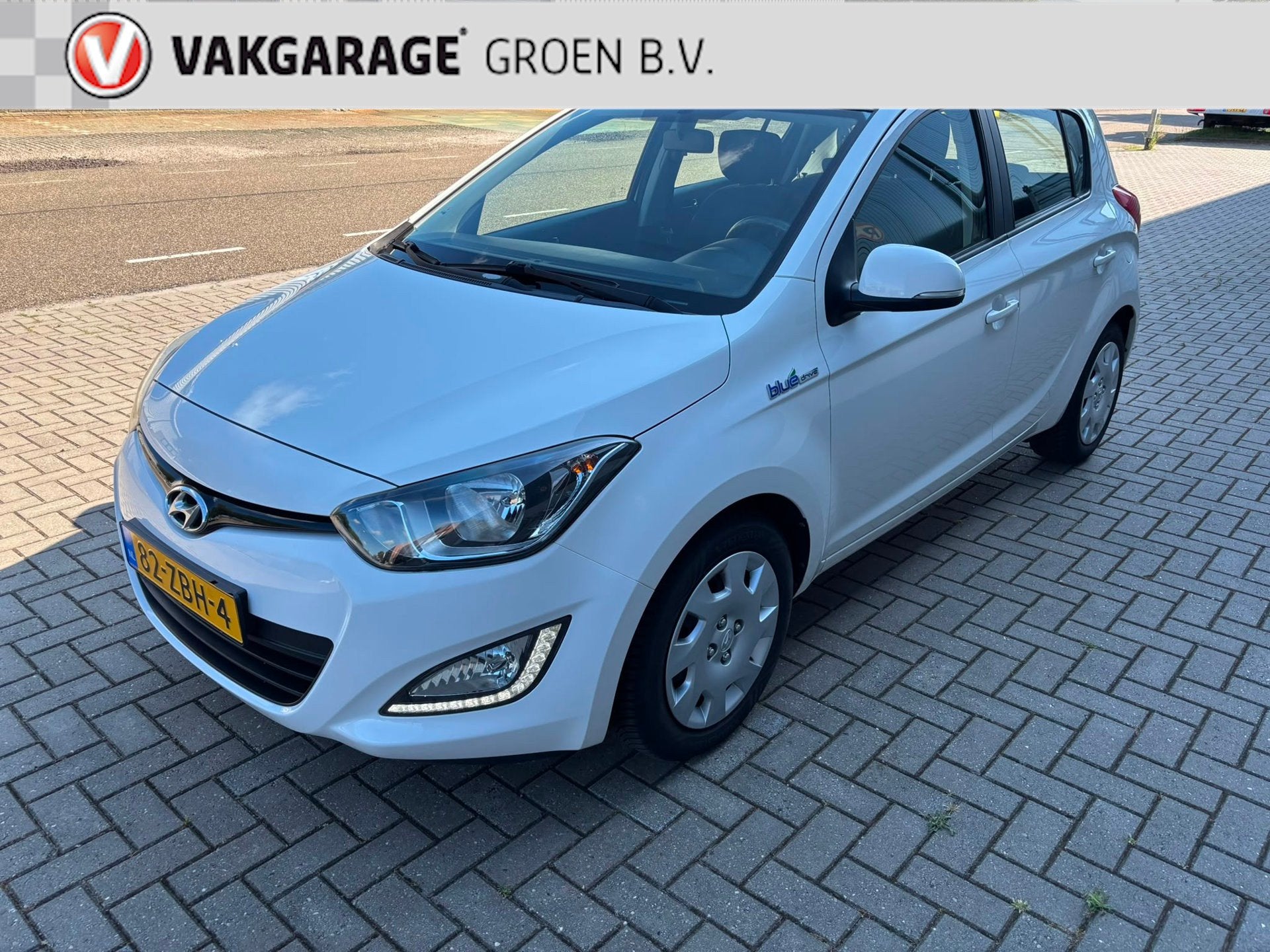 Hyundai I20 1.2i i-Motion / airco / trekhaak !, Euro 5, Gebruikt, 4 cilinders, Wit