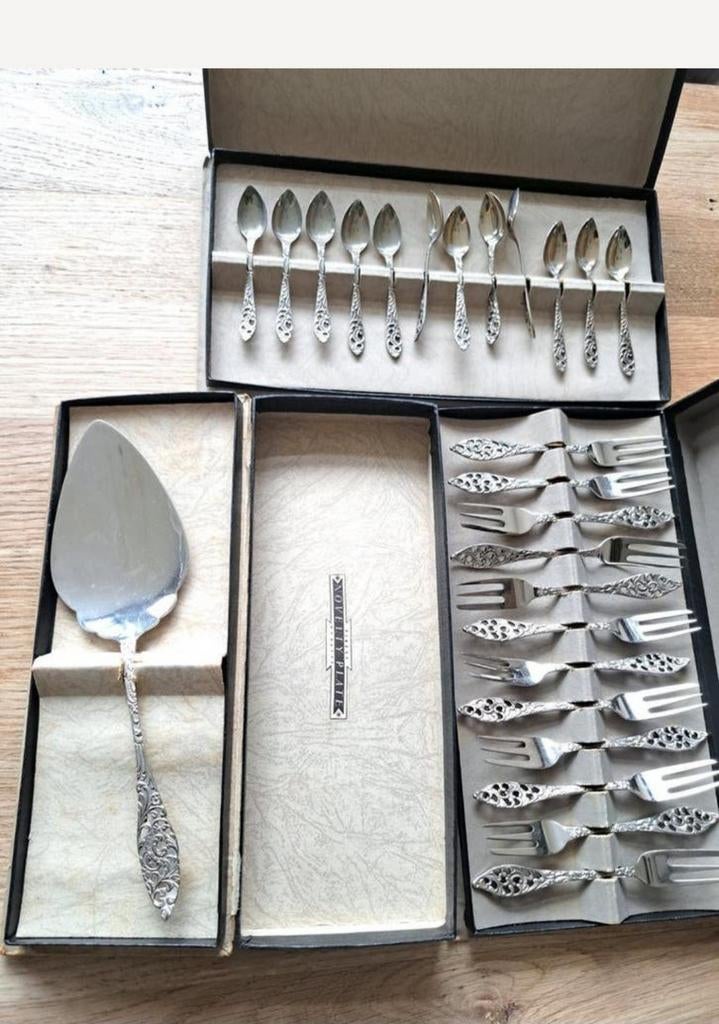 Verzilverde taartschep, vorkjes en lepeltjes, Antiek en Kunst, Antiek | Bestek, Ophalen of Verzenden