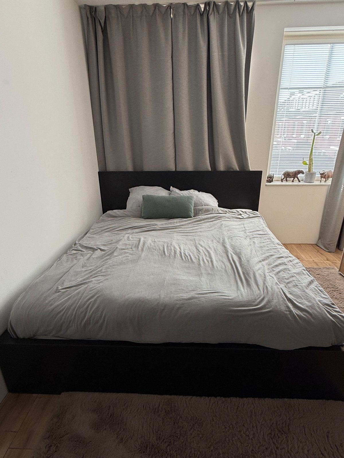 IKEA Malm Zwart met Lönset lattenbodem 180x200 cm, Ophalen, Gebruikt, Zwart, Tweepersoons