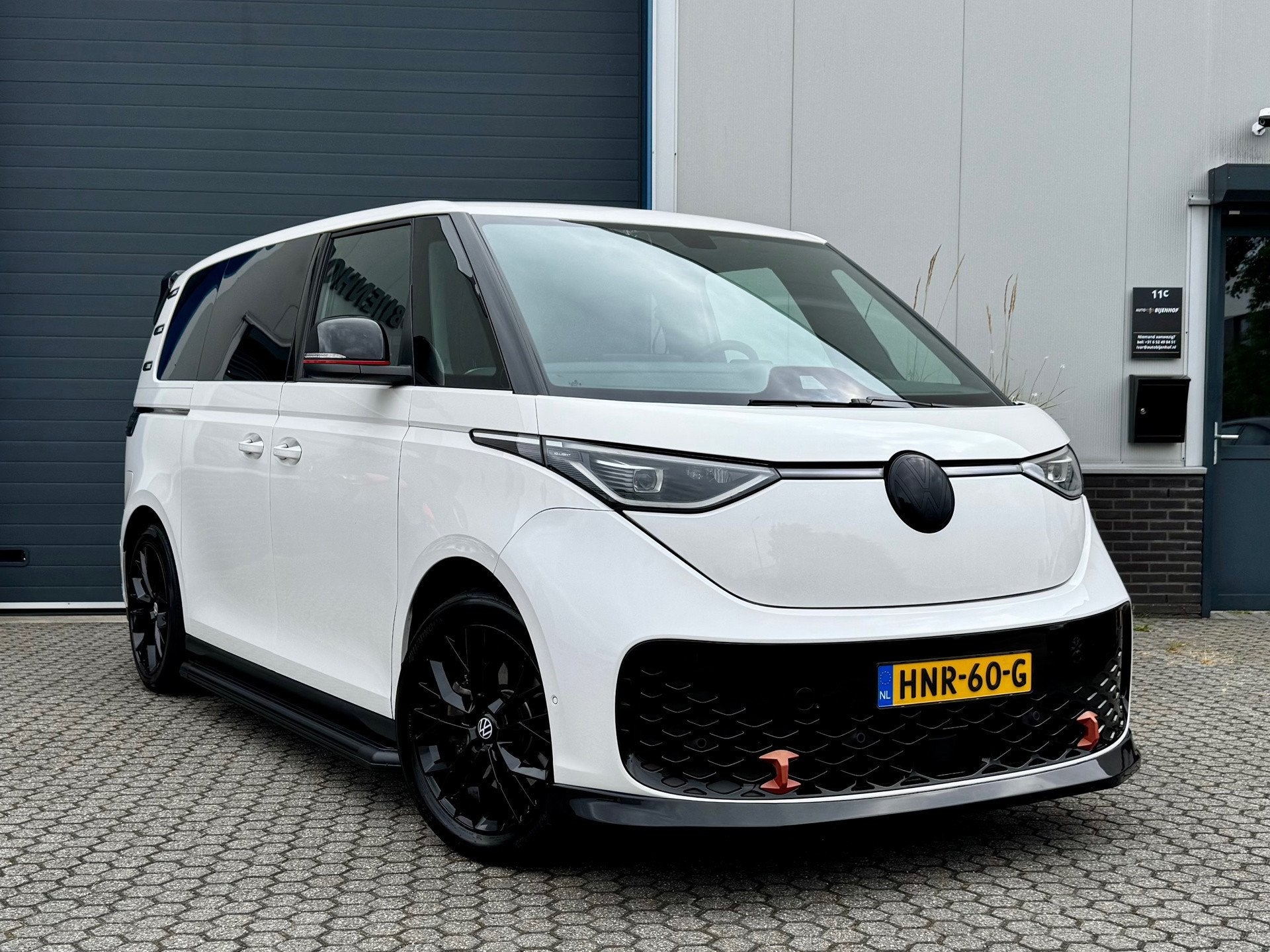 Volkswagen ID. Buzz Pro 77kWh | Red Accent pakket | IQ Light, Auto's, Automaat, Gebruikt, Zwart, 2359 kg