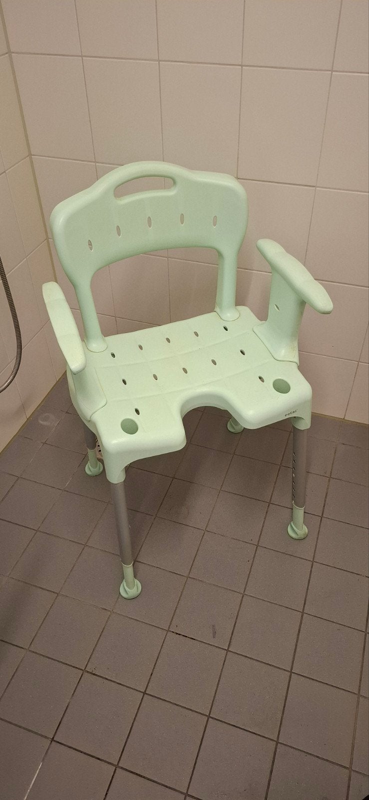 douch stoel, Ophalen