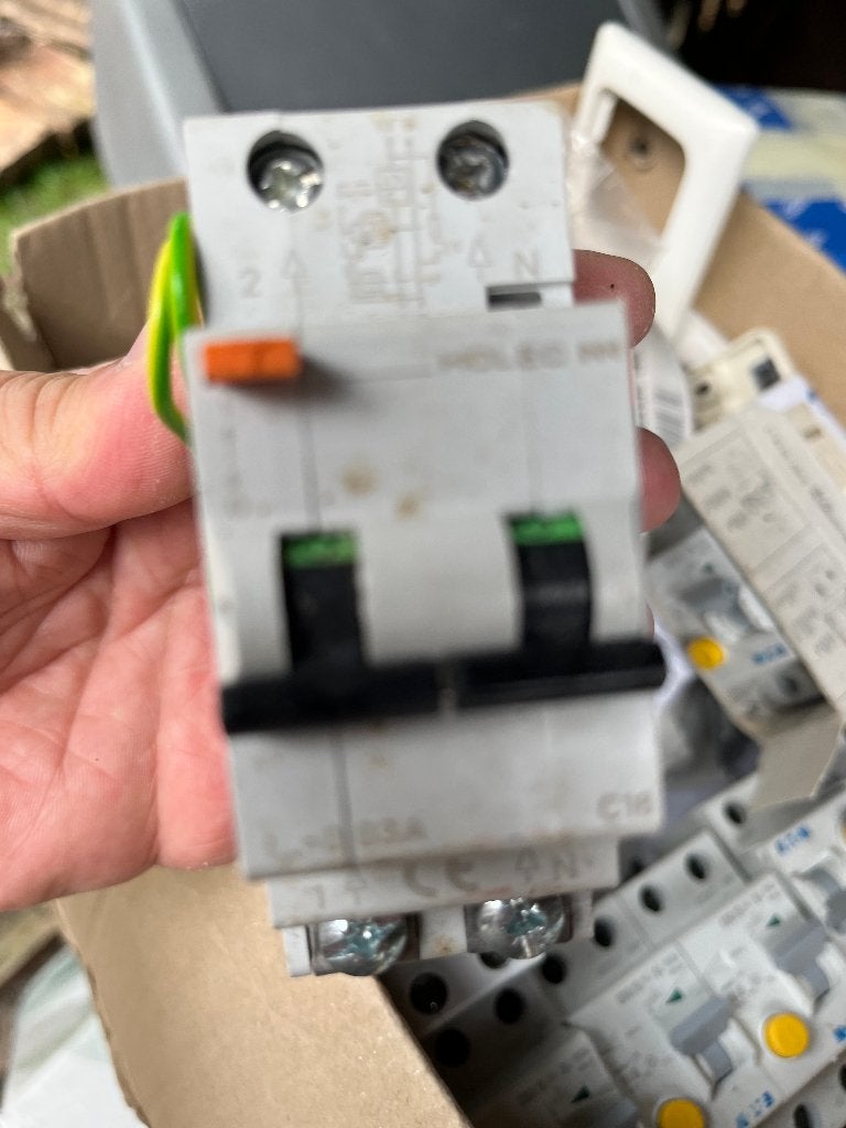 Aarlekautomaat 16A/ 0.03A merk Aeton/ Holec/ ABB, Ophalen of Verzenden, Nieuw, ABB, Aardlekautomaat