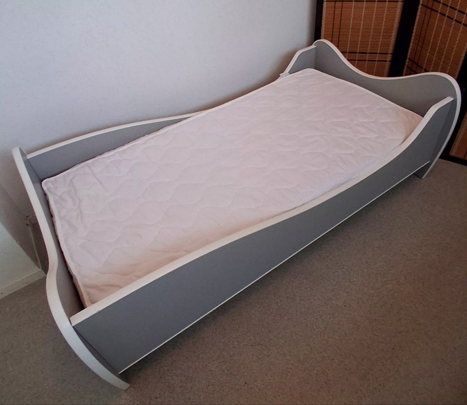 Peuterbed 145x75 met matras, lattenbodem en beddengoed, Ophalen, Gebruikt, 140 tot 160 cm, 70 tot 85 cm
