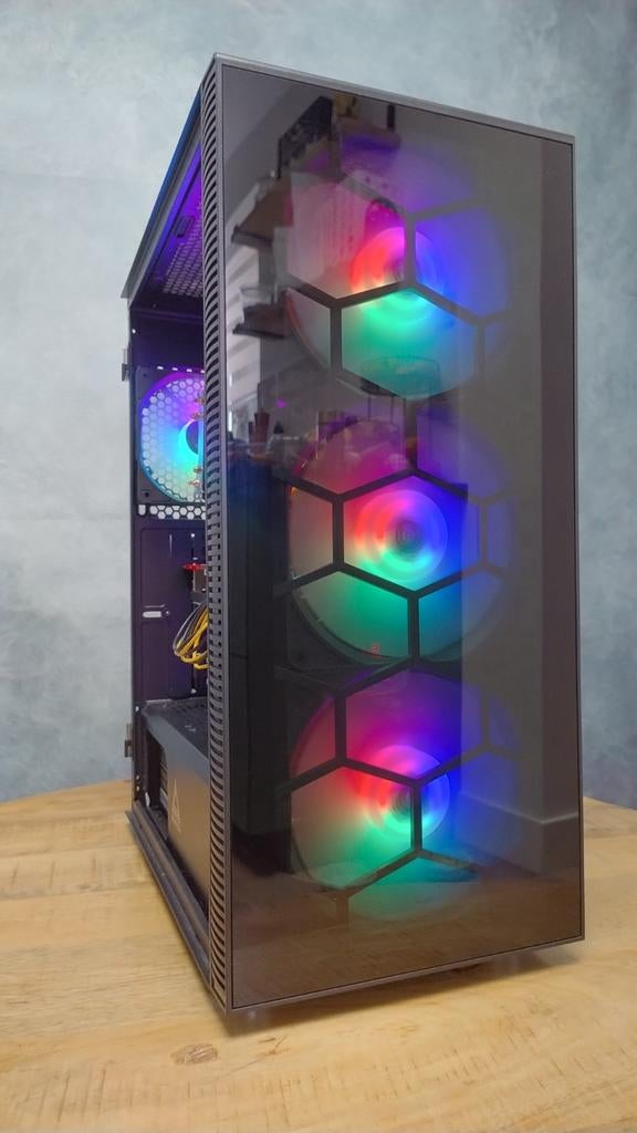 Budget Game PC | i5 4460 | GTX 970 | 16GB | SSD + HDD | RGB, Spelcomputers en Games, Ophalen of Verzenden, Zo goed als nieuw