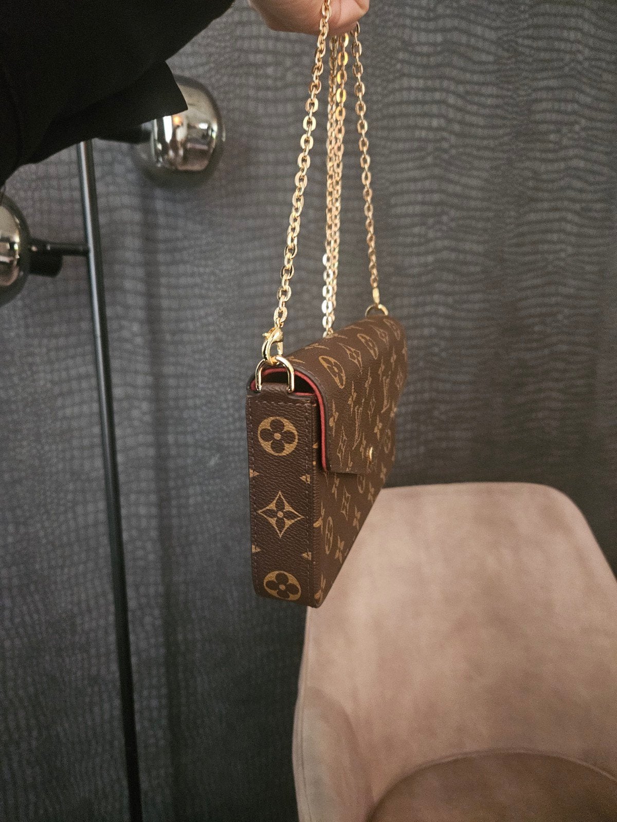 Louis Vuitton Pochette Félicie Monogram, Ophalen of Verzenden, Zo goed als nieuw, Bruin, Schoudertasje
