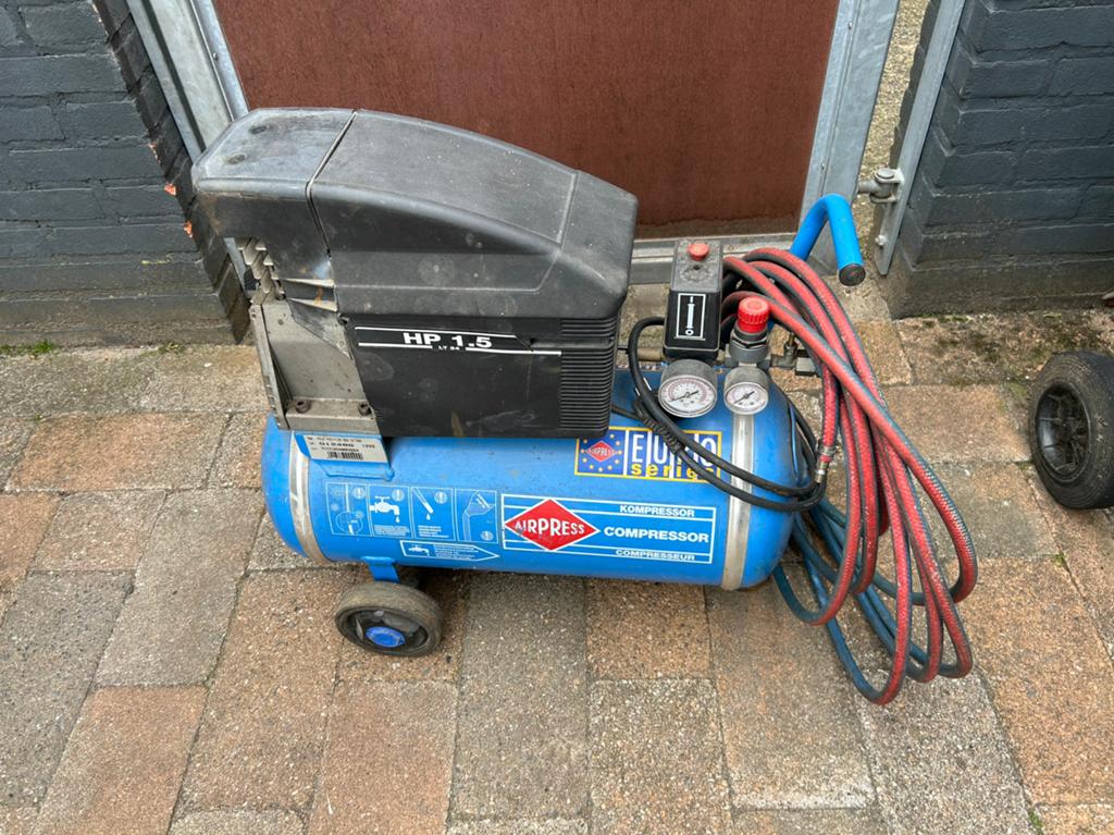 Compressor, Doe-het-zelf en Verbouw, Compressors, Minder dan 25 liter, Ophalen, Zo goed als nieuw, Minder dan 200 liter/min