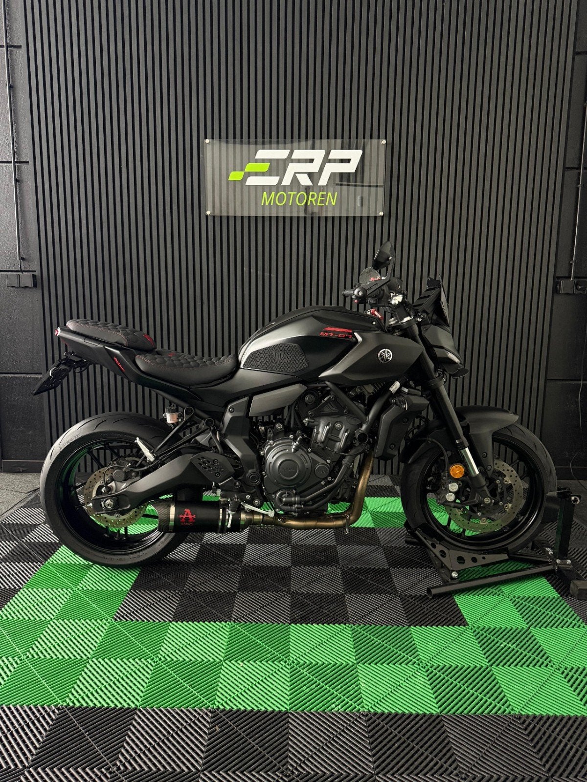 Yamaha MT-07 Black & Red | Arrow uitlaat MT07 MT 07, Sportuitlaat, Motorrijbewijs A, Meer dan 35 kW, Info@exclusiveracingparts.nl