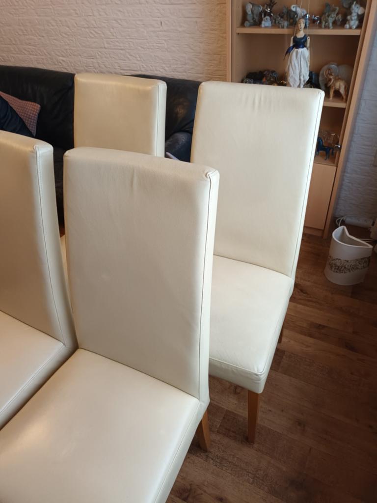 Te koop 4 crèmekleurige leren eetkamerstoelen. 100 euro, Huis en Inrichting, Stoelen, Ophalen, Vier