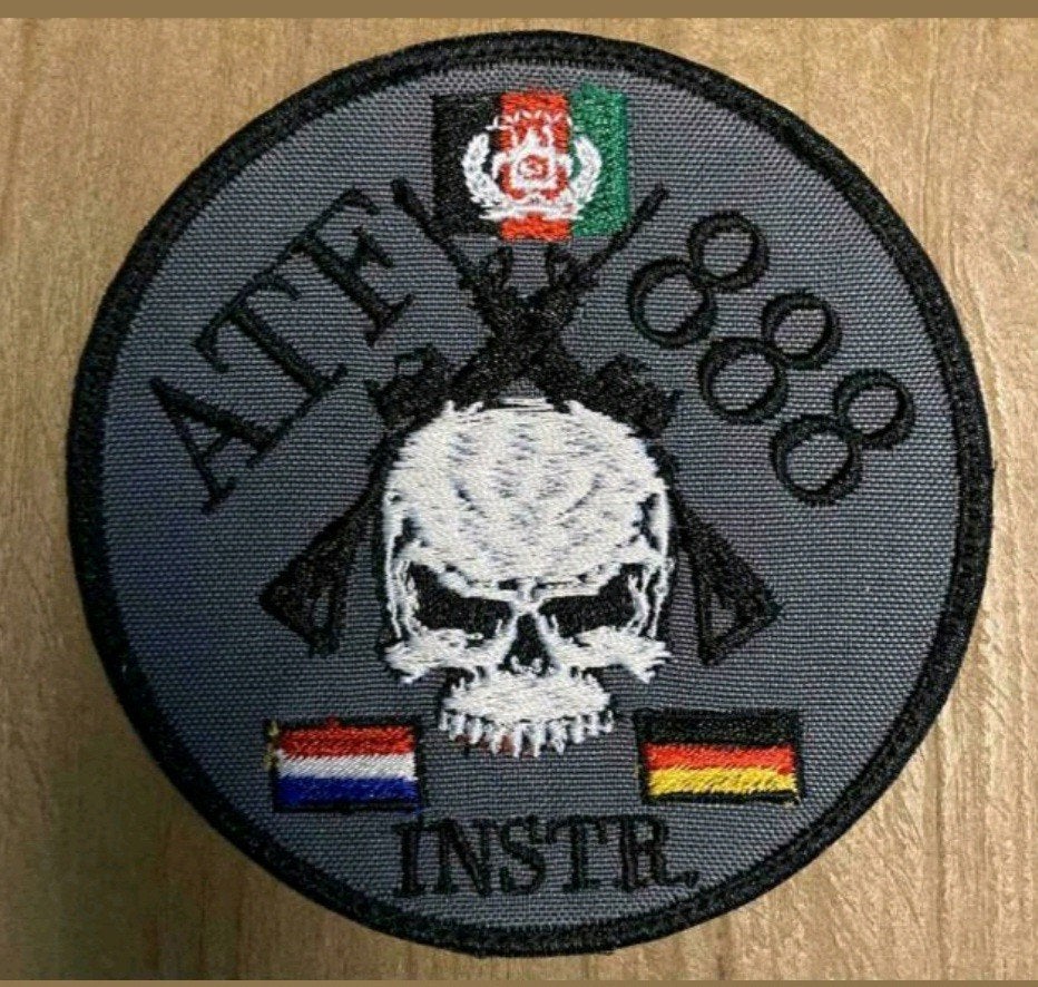 gezocht KCT patch, Verzamelen, Militaria | Algemeen, Ophalen of Verzenden, Landmacht, Nederland, Embleem of Badge