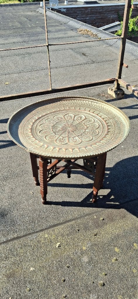 Antieke oosterse thee tafel, Huis en Inrichting, Tafels | Bijzettafels, Overige materialen, Gebruikt, Oosters / arabisch, Rond